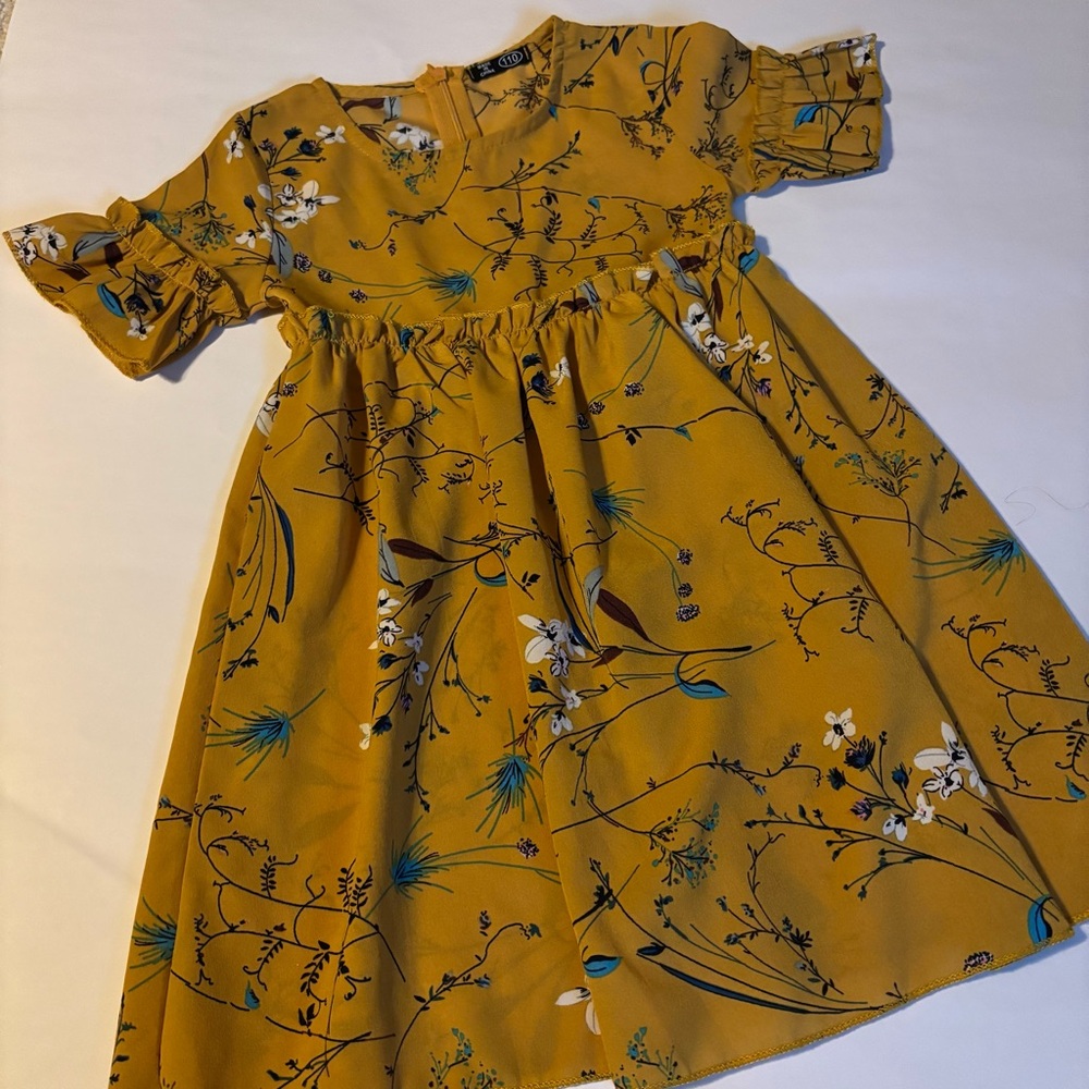 Boutique Floral Kids Dress About Size 3